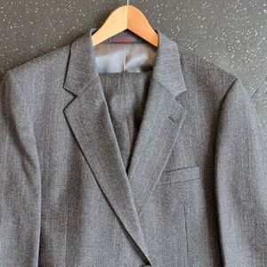 Vintage Pure Wool Charcoal/Grey Men's Suit. Potomac Collection